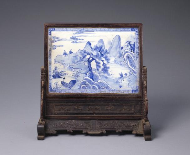 紫檀木边座嵌瓷白地青花山水图插屏