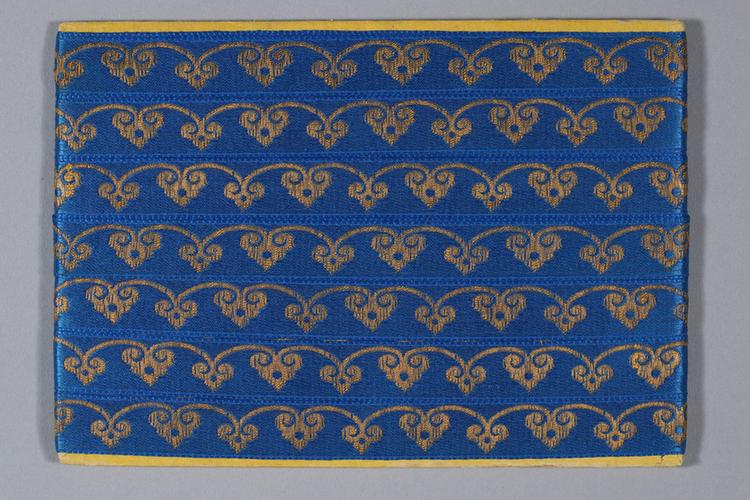 品蓝色缎地织金云头纹绦