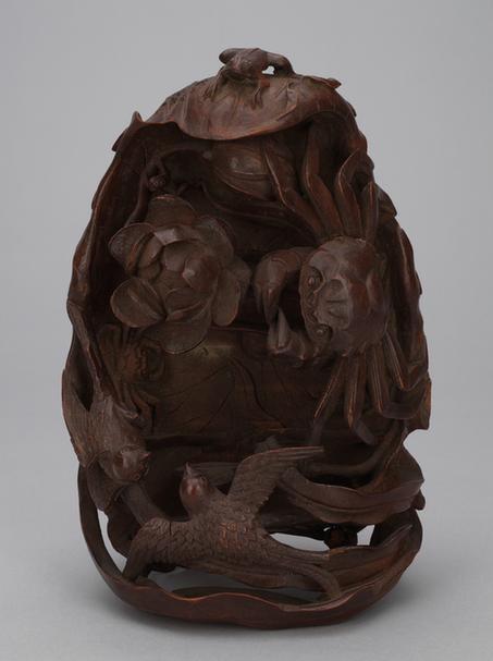 竹根雕荷蟹双燕