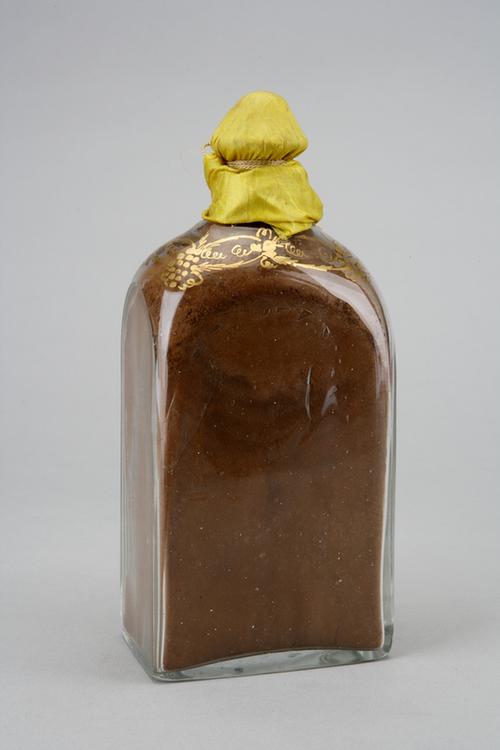 描金花大瓶贡烟