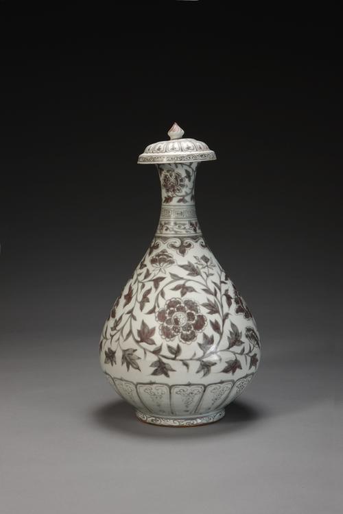 釉里红缠枝牡丹纹玉壶春瓶