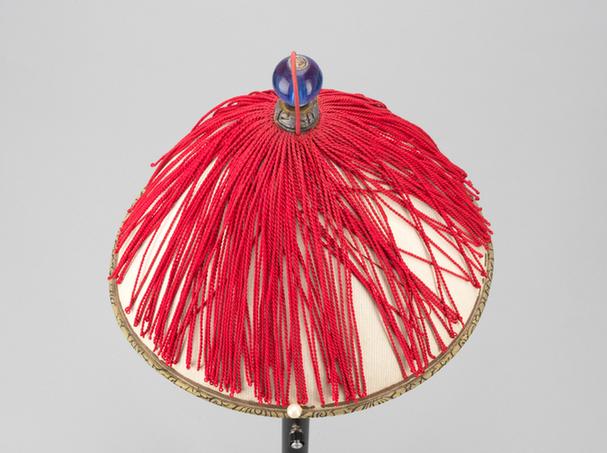 白色素罗红缨凉帽