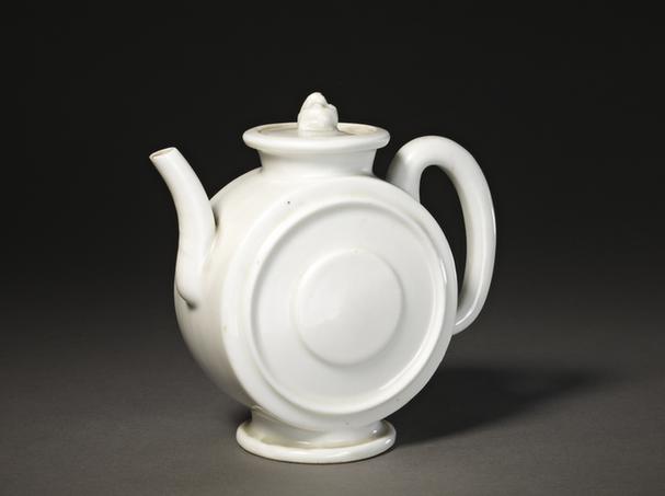 德化窑白釉茶壶