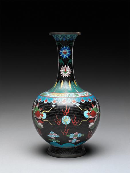 掐丝珐琅海水云龙纹撇口瓶