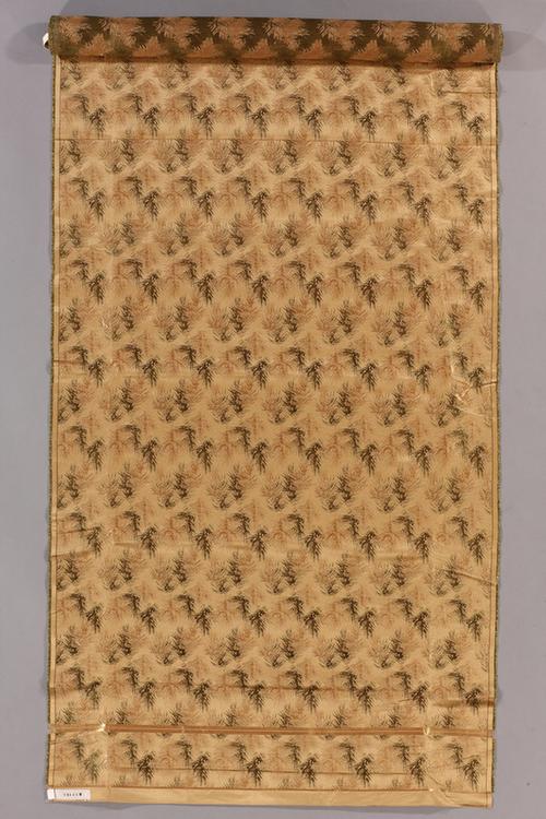 茶色地松叶纹织金锦