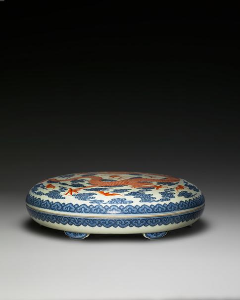青花矾红彩云龙纹圆盒