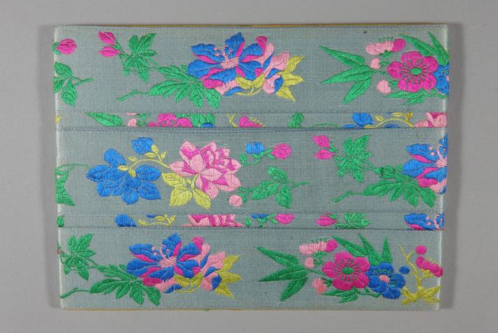 湖色缎地月季蜀葵梅竹纹绦