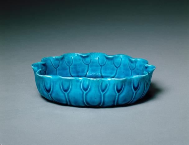 孔雀绿釉荷叶式洗