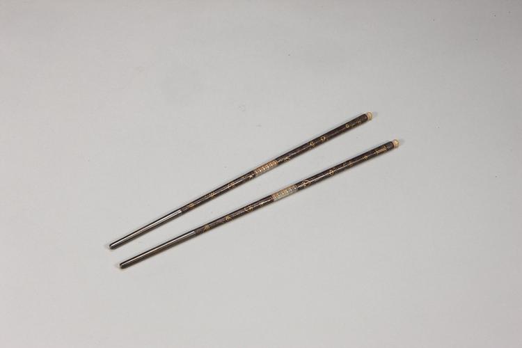 紫檀嵌金银丝玉顶镶银箸