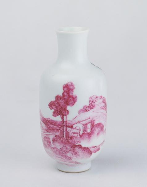 胭脂红彩山水纹小瓶