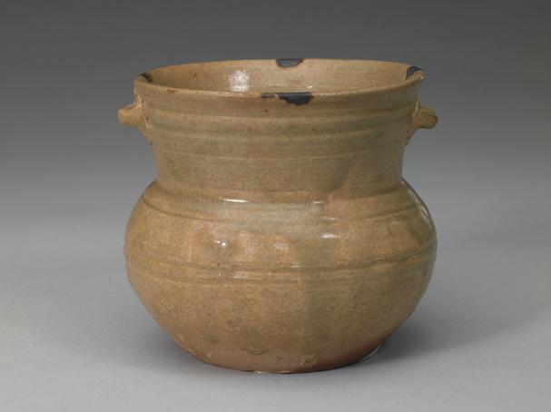 青釉褐斑弦纹双系渣斗