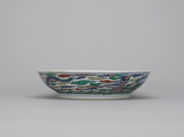 康熙款斗彩龙凤纹盘