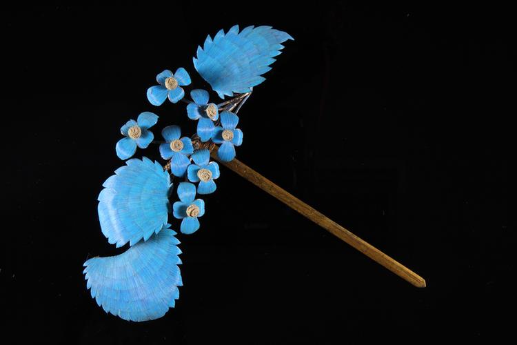 点翠荷花纹头花