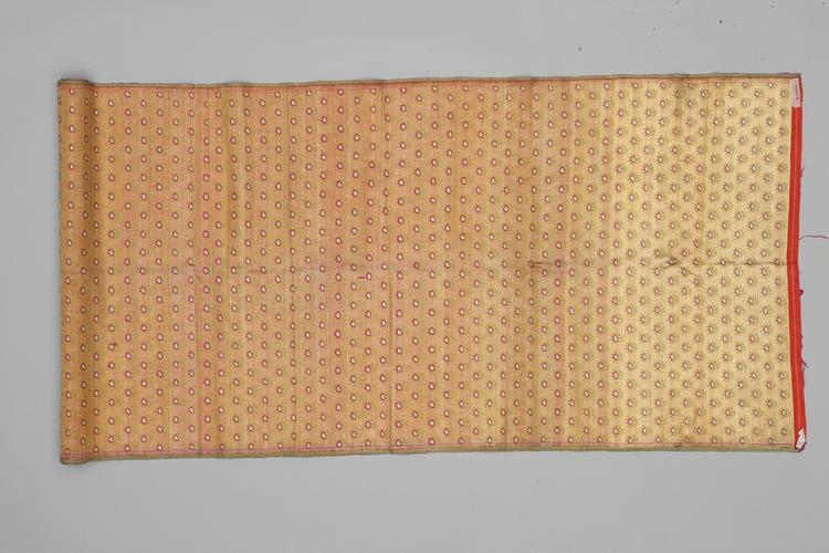 红色金斜条朵花纹回回绸