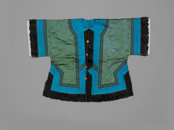 绿色蝠纹暗花缎镶水獭皮对襟夹马褂