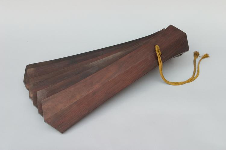 红木丹陛大乐拍板