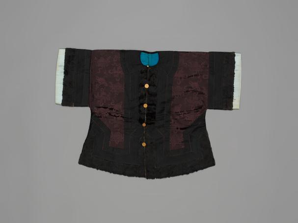 酱色江山万代纹暗花缎镶水獭皮对襟夹马褂