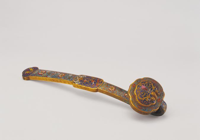 掐丝珐琅勾莲纹如意