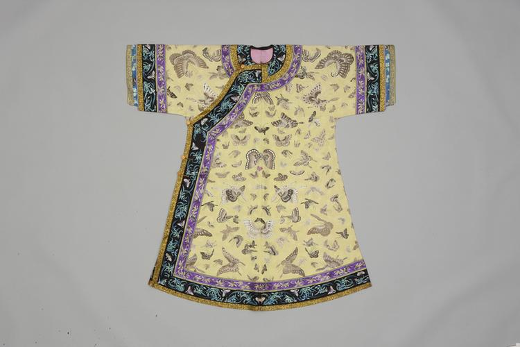 浅米黄色绸绣水墨百蝶纹夹衬衣