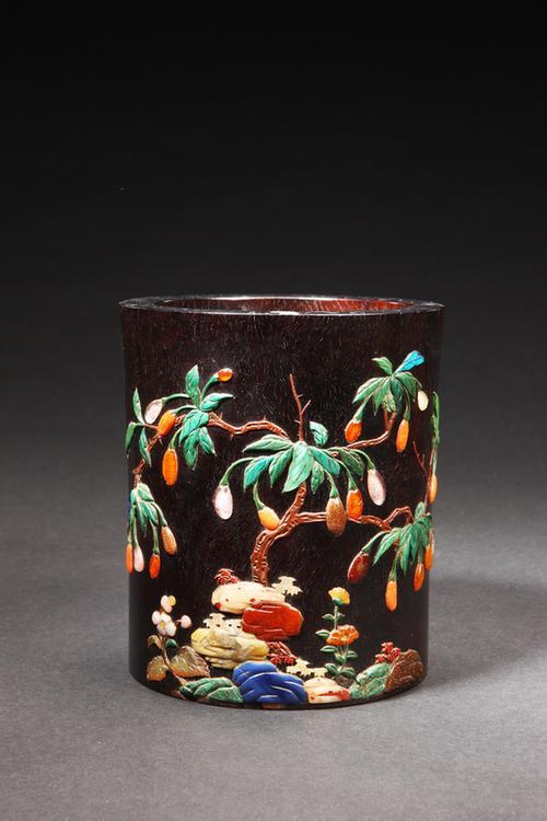 紫檀嵌玻璃玉石枸杞花蝶图笔筒