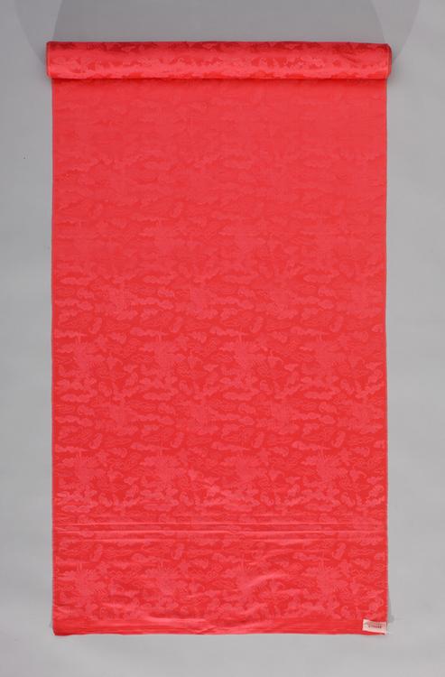 桃红色云蝠凤戏牡丹纹暗花缎