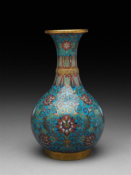 掐丝珐琅勾莲蕉叶纹撇口瓶