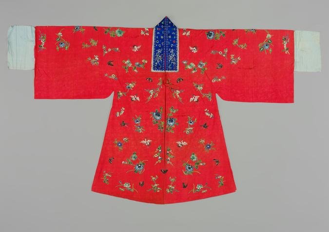 桃红色绸盘金绣折枝花蝶鹤纹女帔