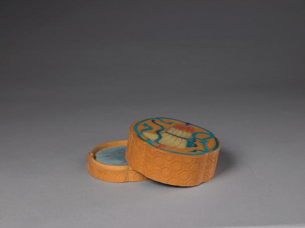 文竹嵌石八宝纹盒