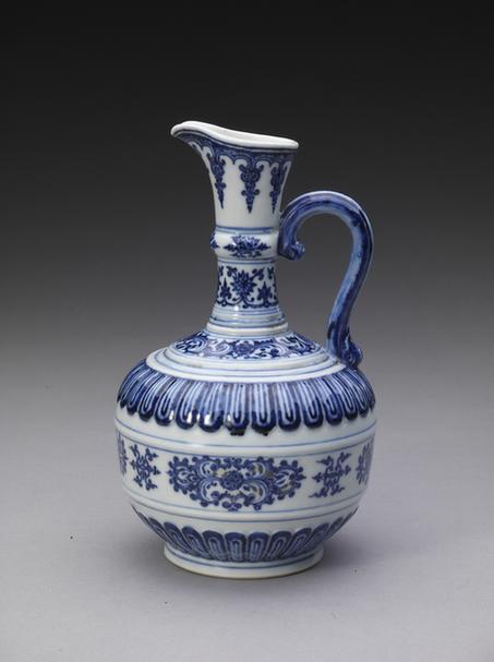 雍正款青花菊瓣纹花浇