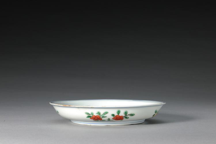 万历款五彩博古花蝶图盘