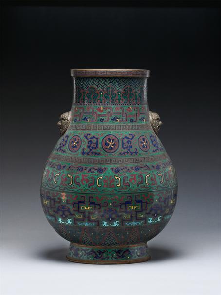 掐丝珐琅双兽面耳扁瓶