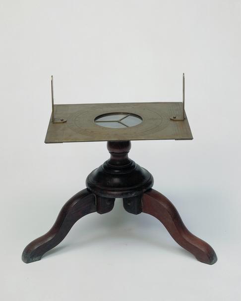 铜镀金定南针指时刻日晷仪