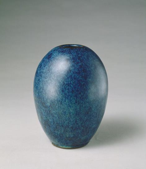 宜兴窑紫砂橄榄瓶