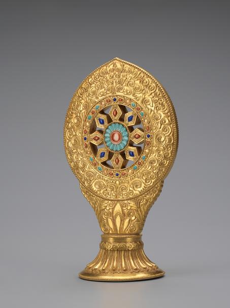 乾隆款金釉五彩法轮