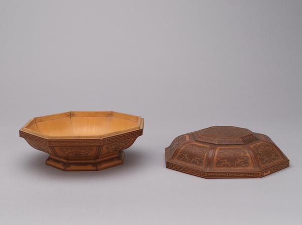 文竹缠枝莲纹八方盒