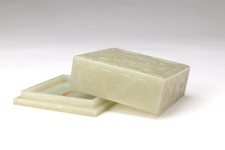 青玉十二辰方盒