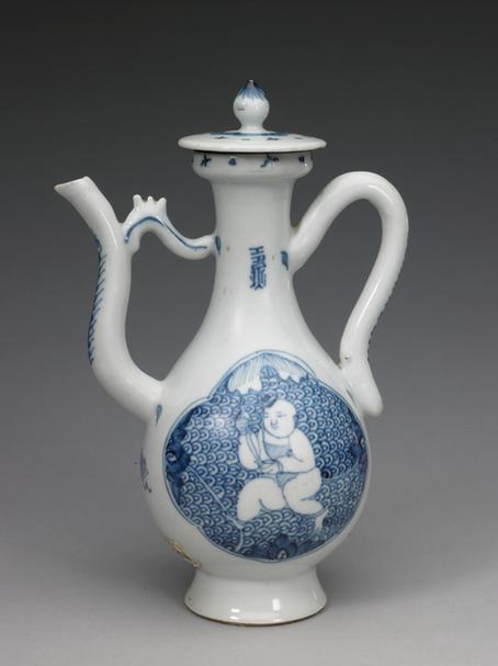 青花开光婴戏莲图壶