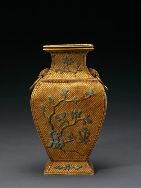 金嵌松石双耳扁方瓶