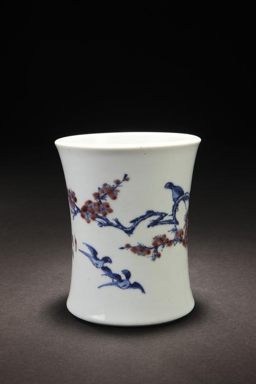 成化款青花釉里红喜鹊登梅图笔筒