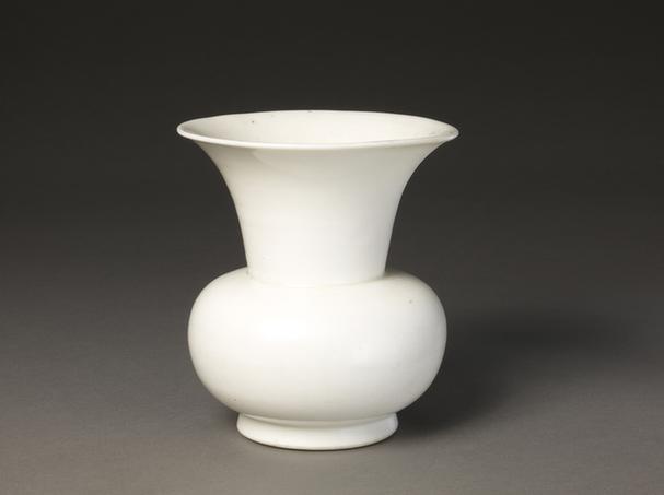 德化窑白釉尊