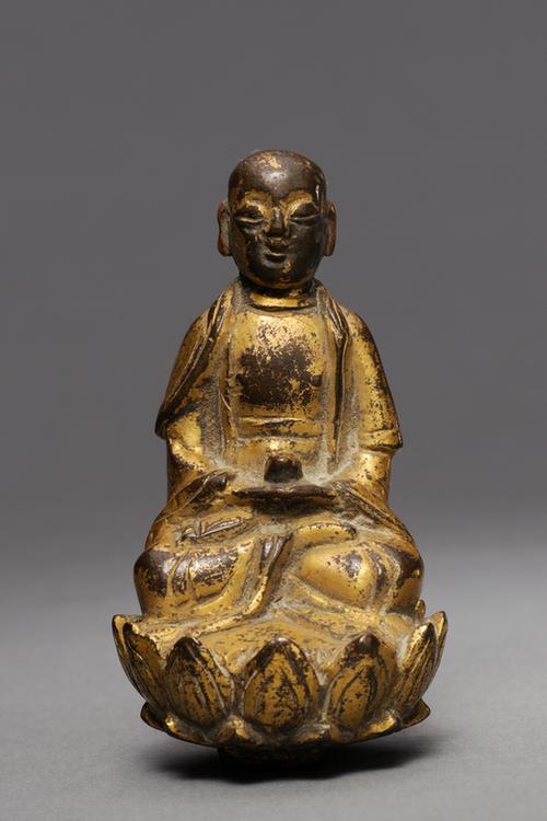 铜鎏金罗汉坐像