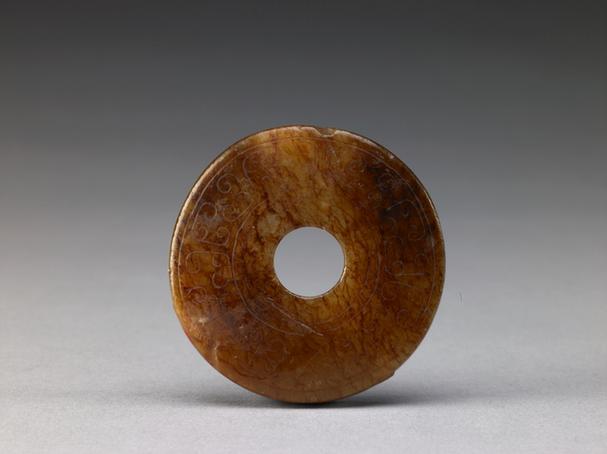 白玉勾云螭纹璧