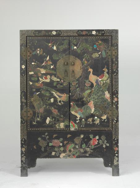 黑漆嵌彩石小柜