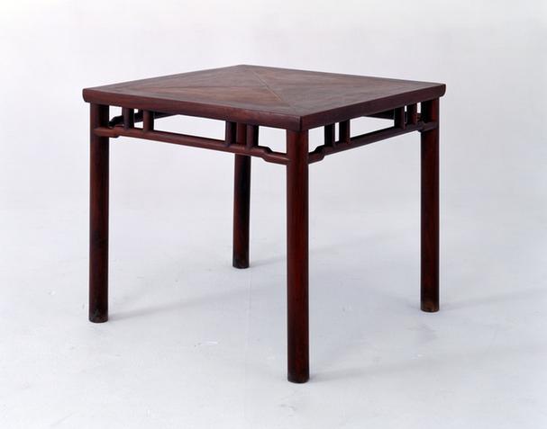 硬木方桌