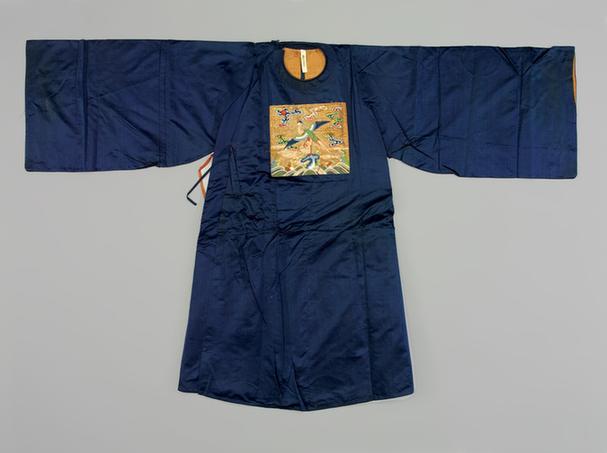 蓝色素缎缀平金地彩绣雉鸡纹方补男官衣