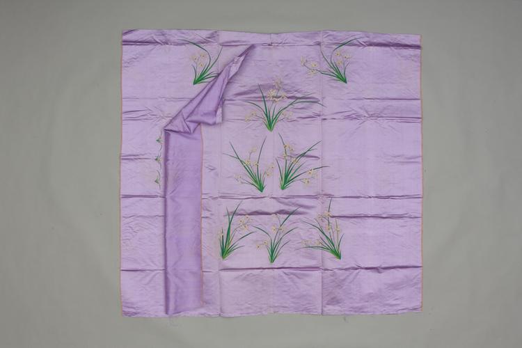 雪青色缎绣浅彩缉米珠兰花纹袍料