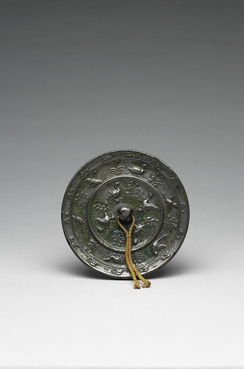 雀饶花枝纹镜
