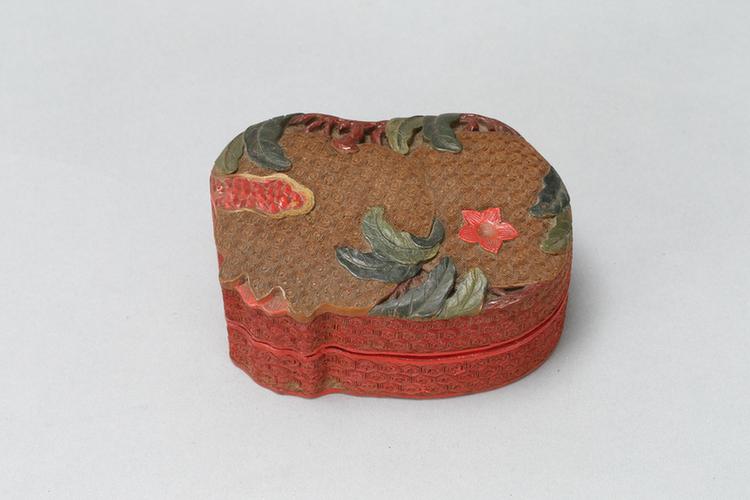 堆彩石榴纹盒
