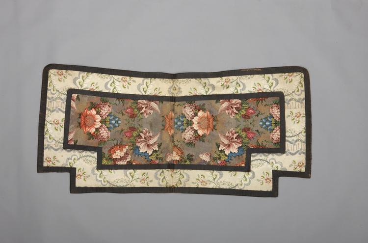 花锦面浅绿花草纹鞍韂