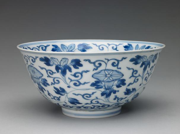 康熙款青花缠枝牵牛花纹碗